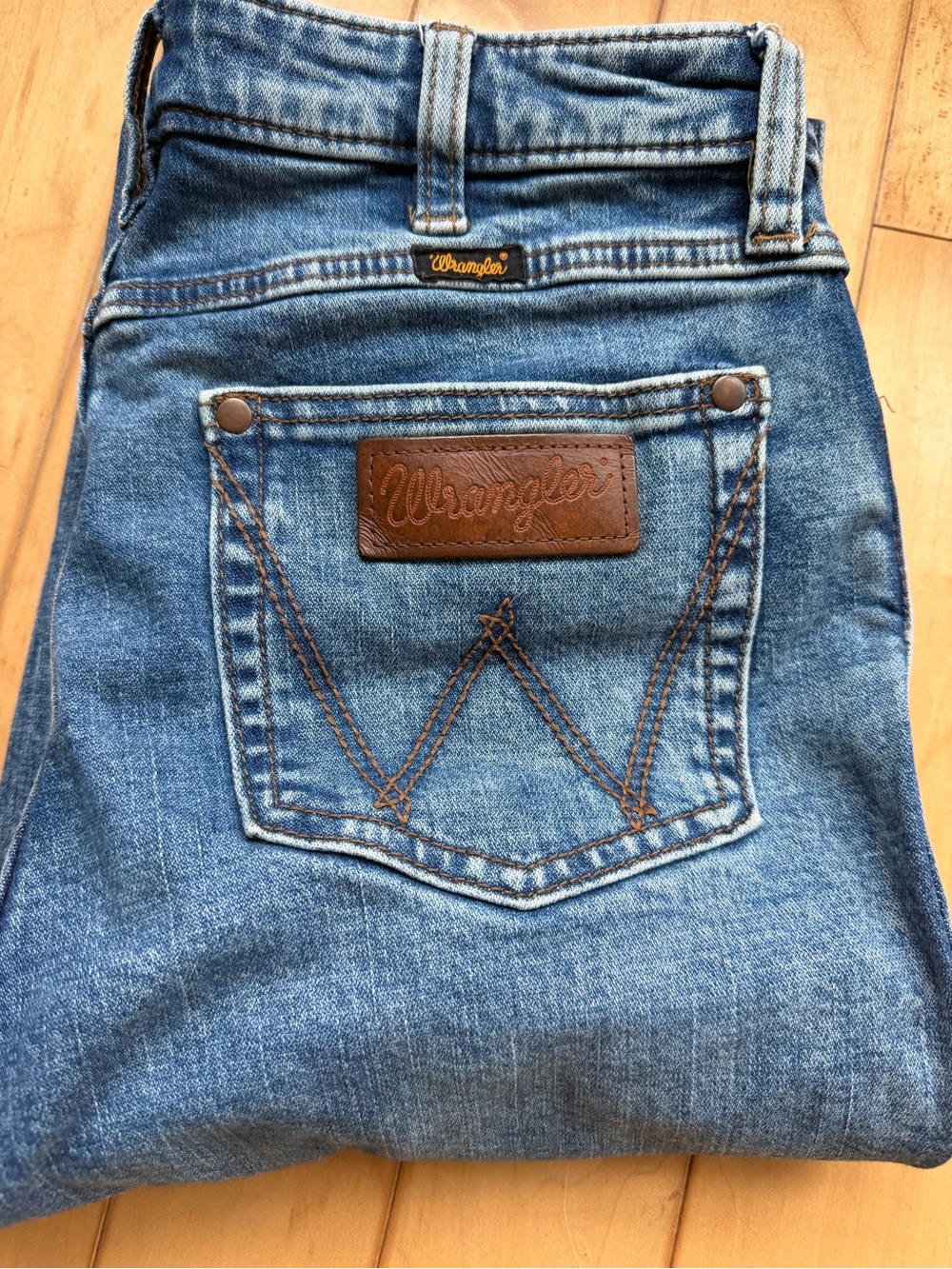 High rise trouser jeans
Like new - Picture 2 of 5
